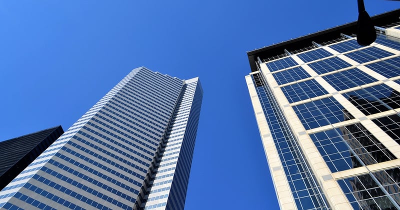 Panneau entreprise extérieure région nantaise : nos conseils pour bien choisir